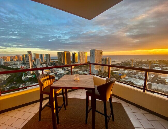 Foto del edificio - 725 Kapiolani Blvd
