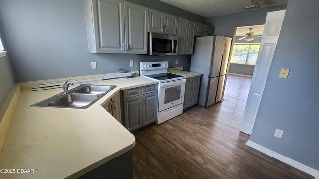 Building Photo - 247 College Park Dr