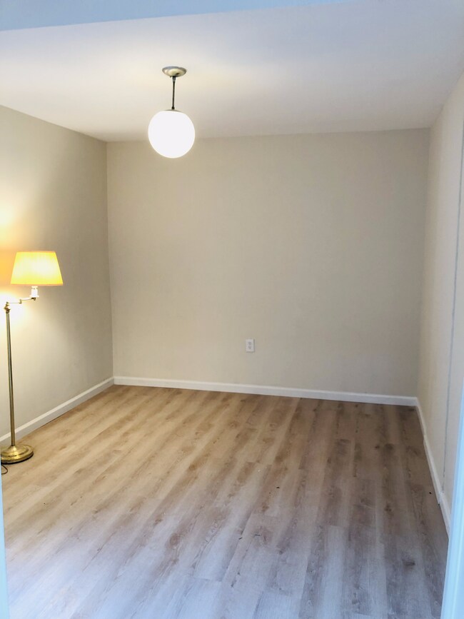 Br 3 - 8649 Greenbelt Rd