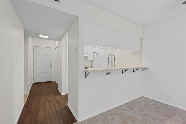 Foto del edificio - 3431 N Hills Dr