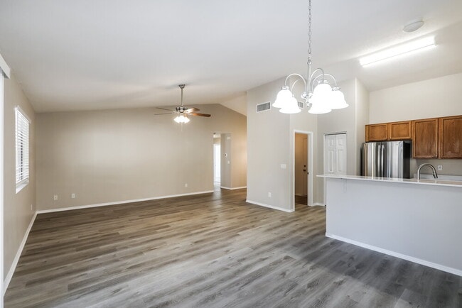 Building Photo - 3295 S Rainburst Pl