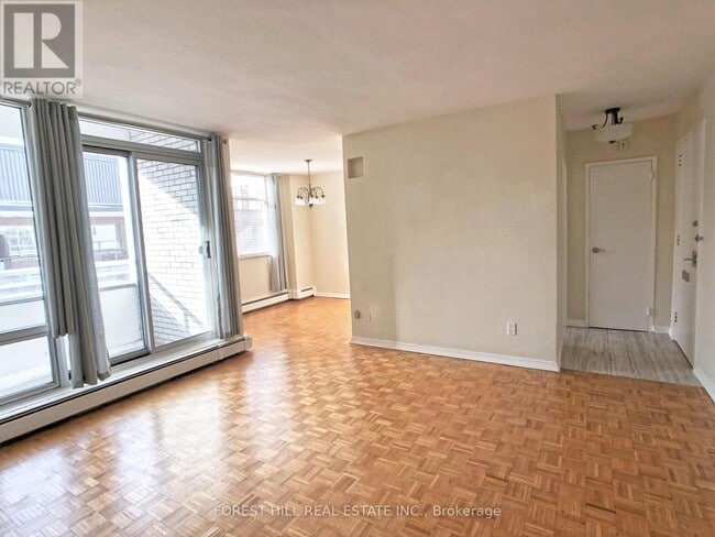 Building Photo - 335 Lonsdale Rd