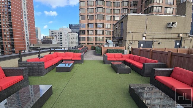 Building Photo - East 39th Street