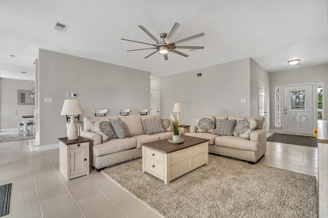 Building Photo - 5417 Blue Haven Dr