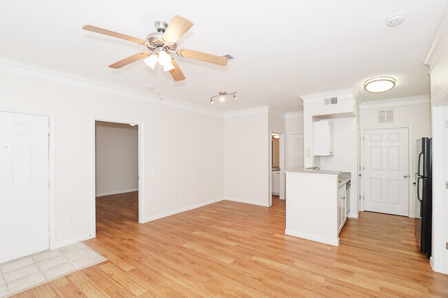 Área de sala de estar/comedor - Villas at Cypresswood