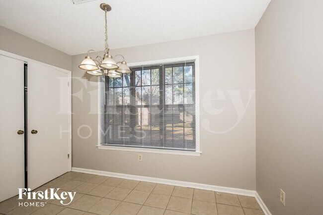 Foto del edificio - 6160 Blue Willow Rd