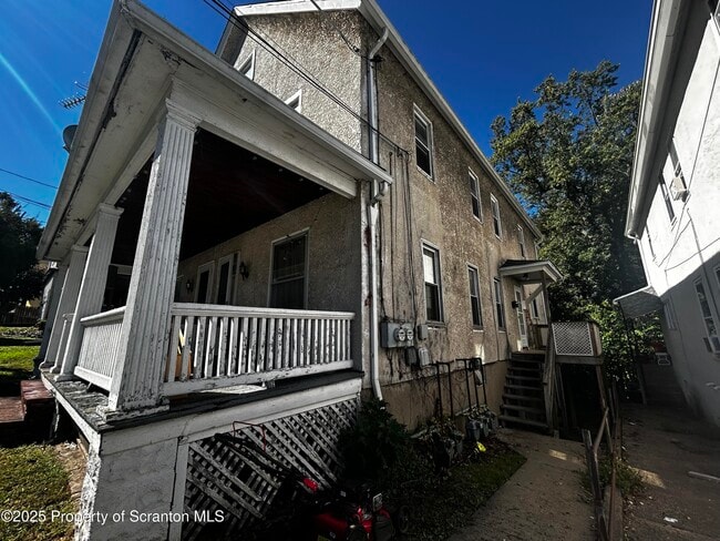 Foto del edificio - 1115 Monroe Ave