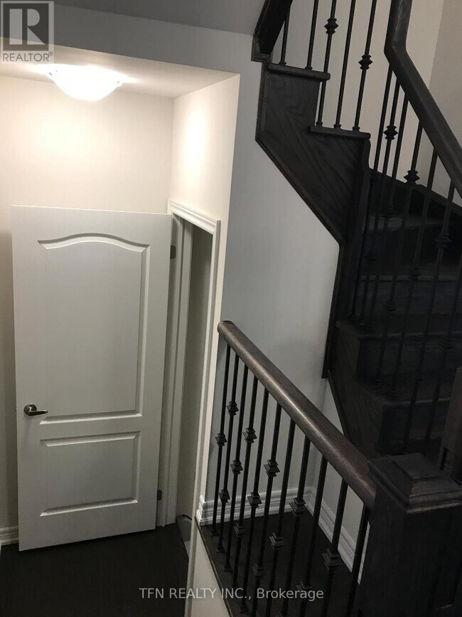 Photo du bâtiment - 32 Spokanne St