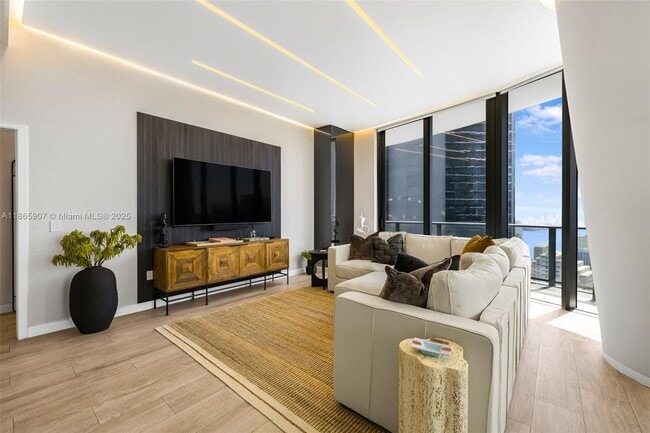 Foto del edificio - 45 SW 9th St