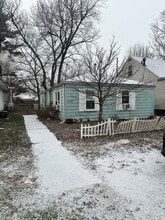 Building Photo - 2114 E Converse St