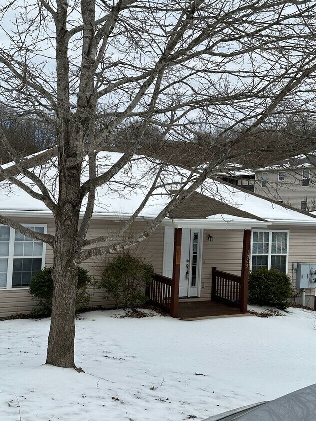 Primary Photo - 1205 Westwood Dr