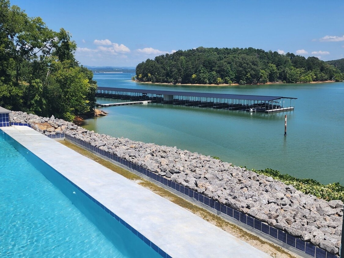 Foto principal - 154 Lakeshore Bay Dr