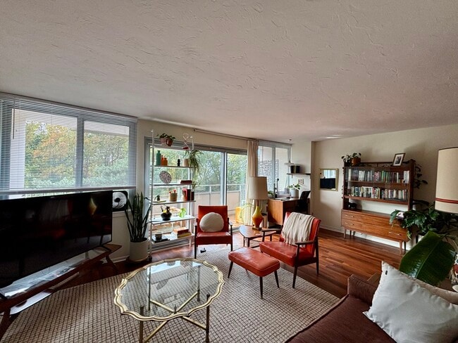 Building Photo - 12900 Lake Ave