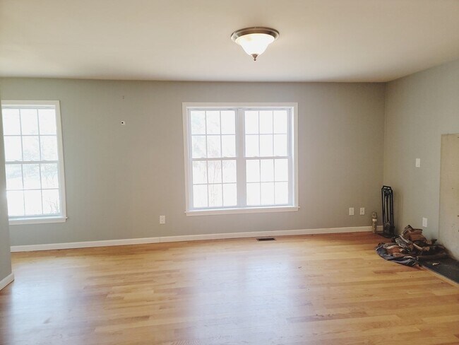 Foto del edificio - 97 Packard Rd