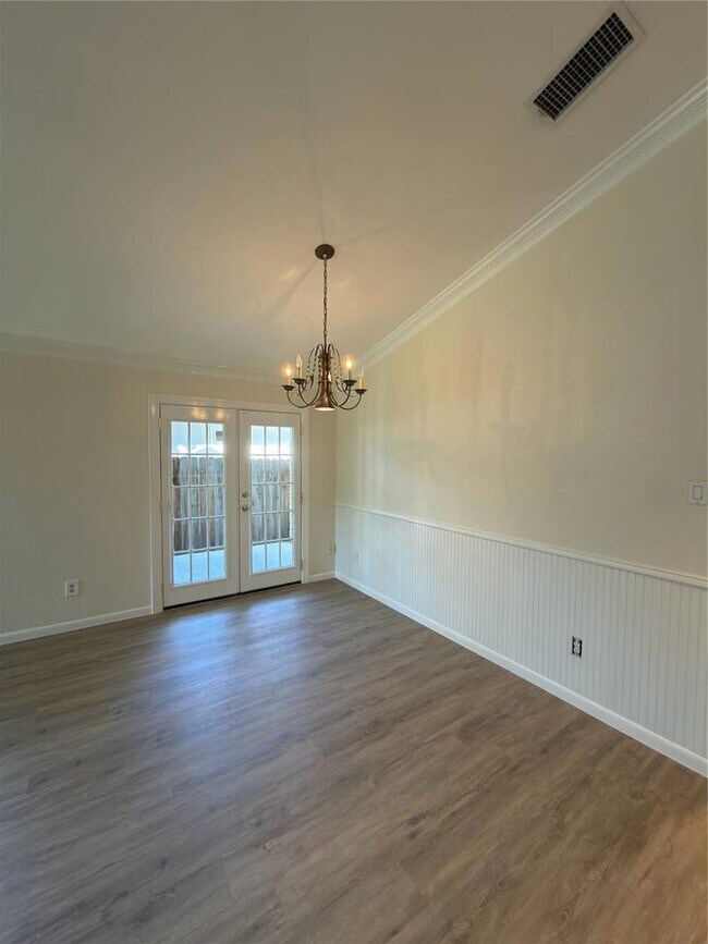 Building Photo - 5805 Kevin Kelly Pl