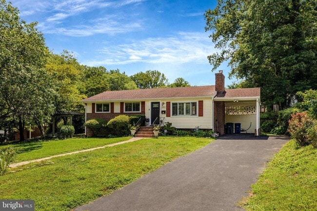 Building Photo - 6903 Fern Ln
