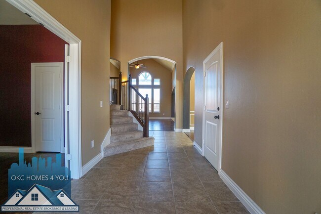 Building Photo - Save half off the first months rent on a 1...