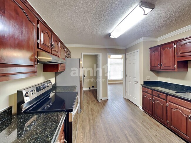 Building Photo - 113 Cedar Forest Dr