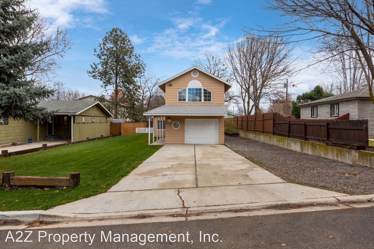 Primary Photo - 3 br, 1 bath House - 2300 S Latah St