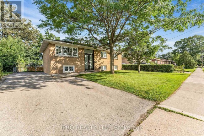 Building Photo - 586 Pinegrove Rd