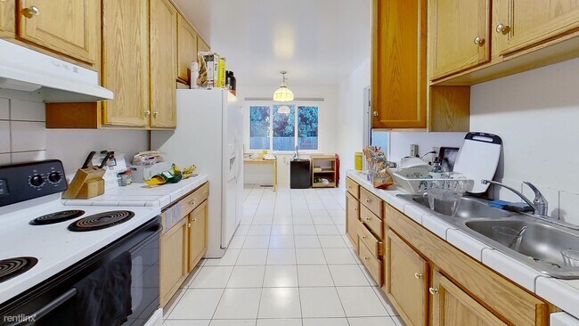 Building Photo - 2543 Louis Rd