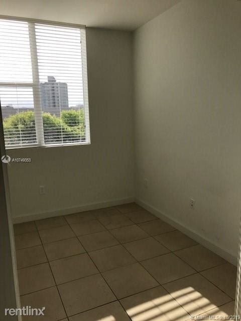 Building Photo - 2 br, 1 bath  - 914 SW 31st Ave