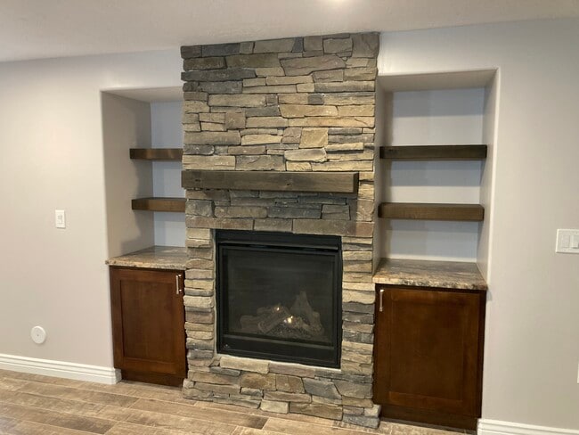 Gas fireplace - 10627 S Willow Valley Rd
