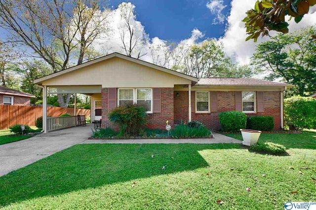 Foto principal - 2622 Brookline Dr NW