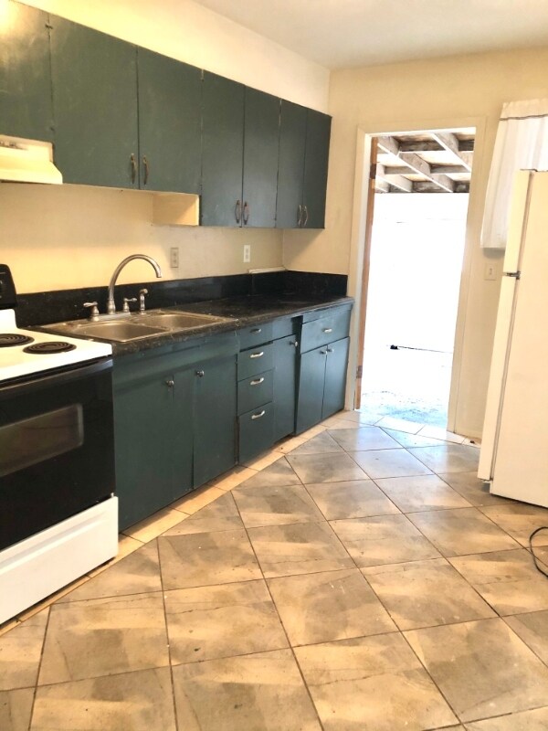 Foto del edificio - 2640 Yori Ave