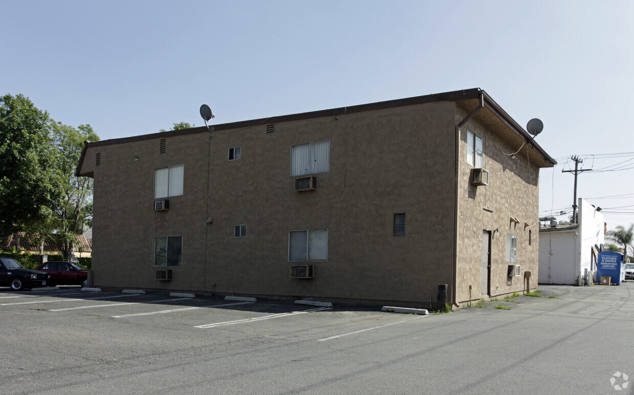 Building Photo - 10120 Foothill Blvd