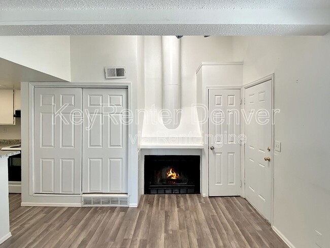 Building Photo - 17053 E Tennessee Dr