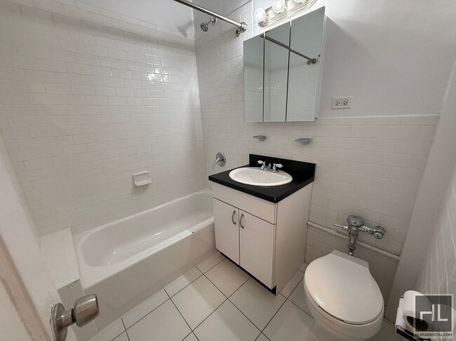 Building Photo - East 58TH ST