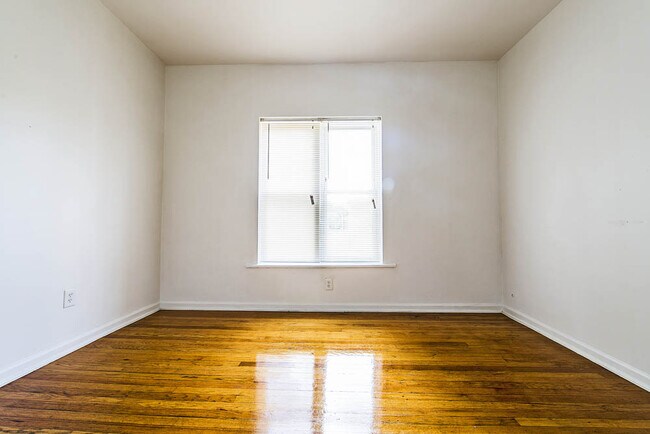 Foto del edificio - 3650 W 18th St