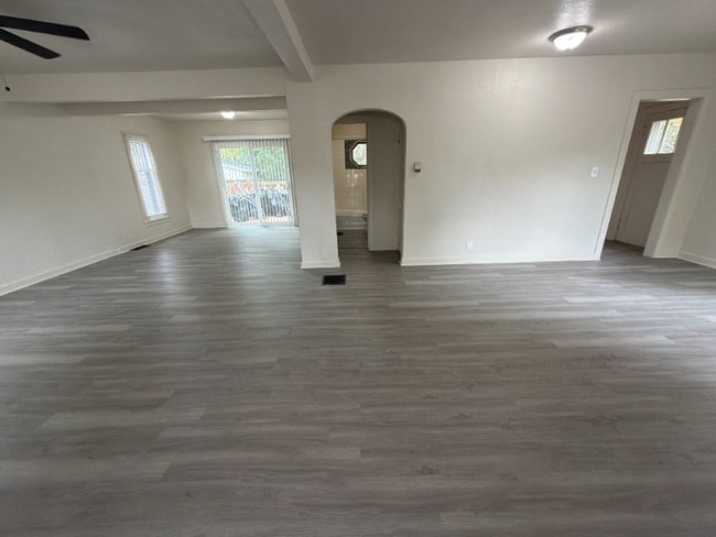 Photo - 745 Carbon St House