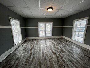 Building Photo - 47 Union St