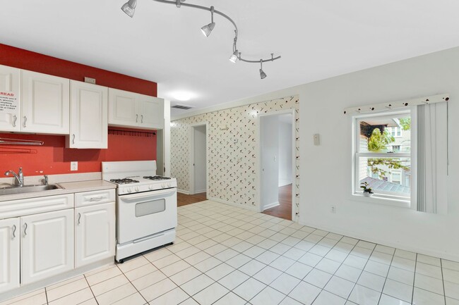 Photo - 392-394 Crown Street Apartment