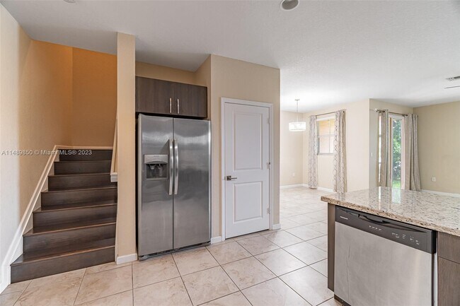 Foto del edificio - 2424 SE 15th St