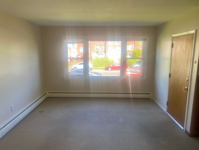 Building Photo - 2 Bedroom-1 Full Bath in South Allentown with Immediate Occupancy