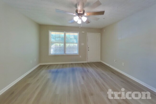 Foto del edificio - 1030 Weatherwood Pl NE