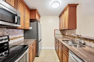 Building Photo - 2281 S Vaughn Way