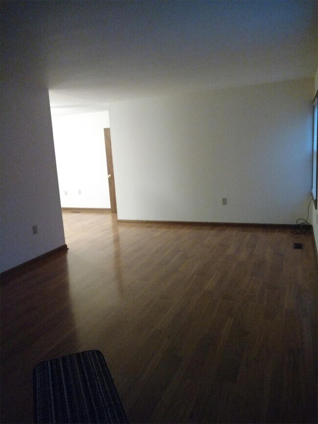 Foto del edificio - 557 Eagle Dr