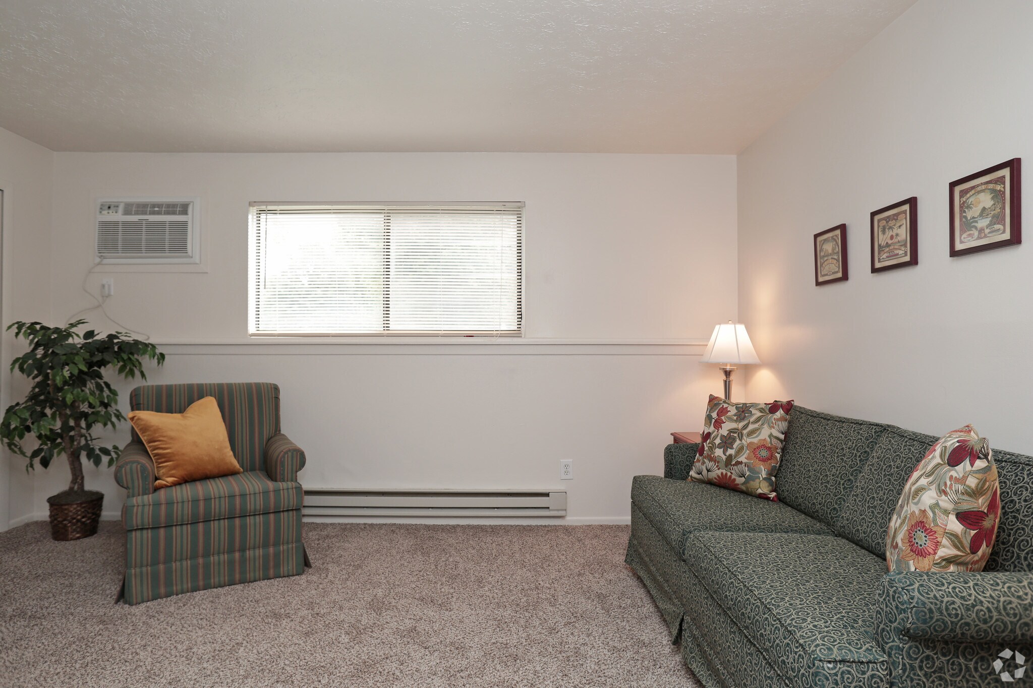 Colonial Manor Apartments – photo 3