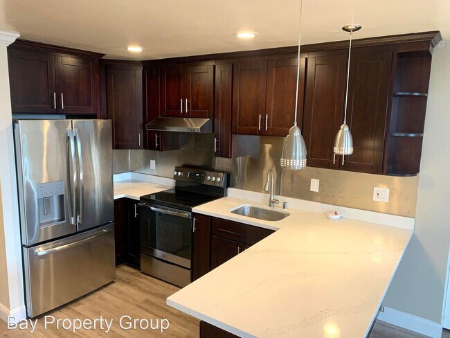 Building Photo - 1525 Lakeside Dr