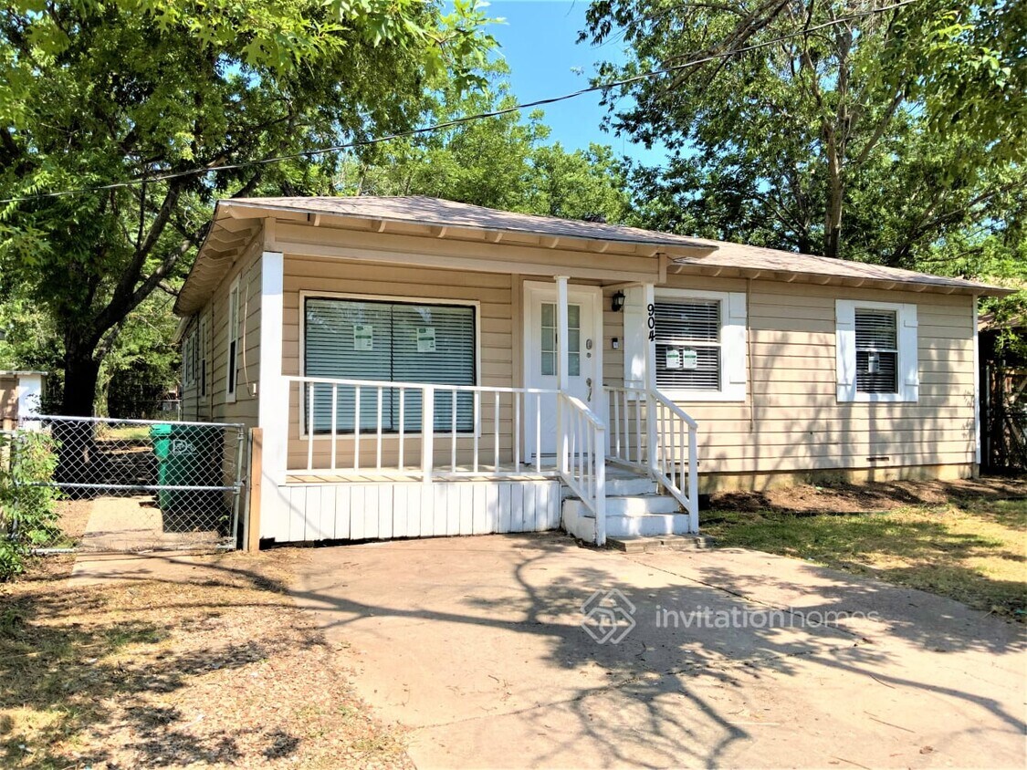 Primary Photo - 904 N Wood St