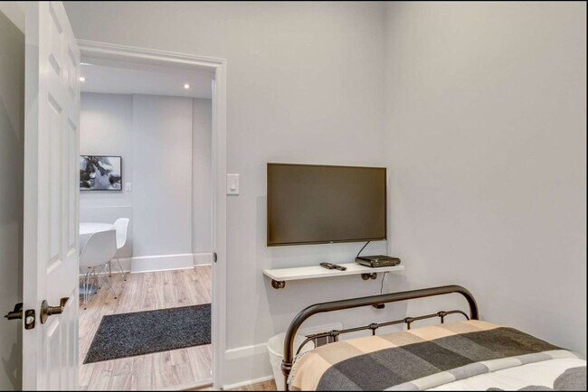 Photo du bâtiment - 2 Greenwood Ave