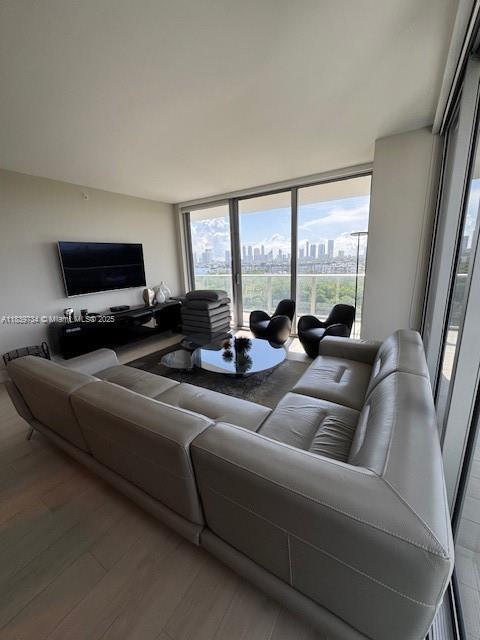 Foto del edificio - 16385 Biscayne Blvd