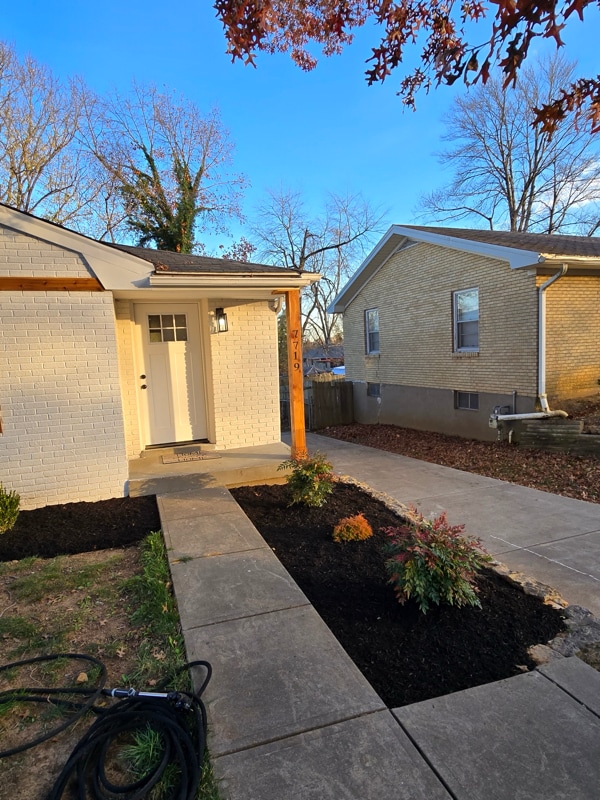 Foto del edificio - 7719 Crestline Rd