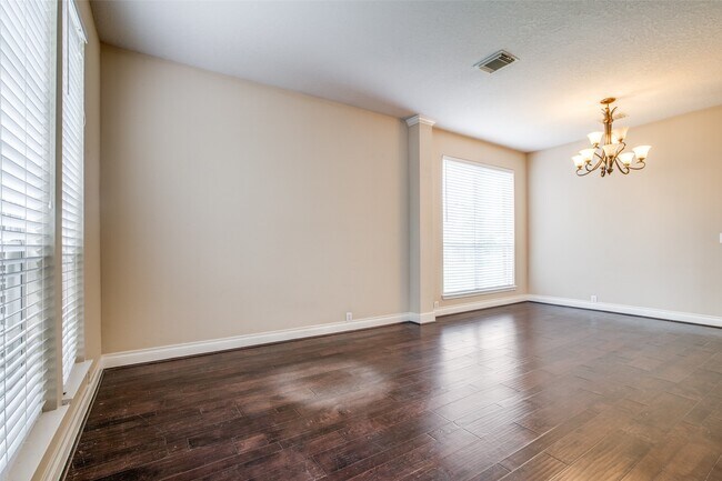 Building Photo - 2709 Sunhill Ct