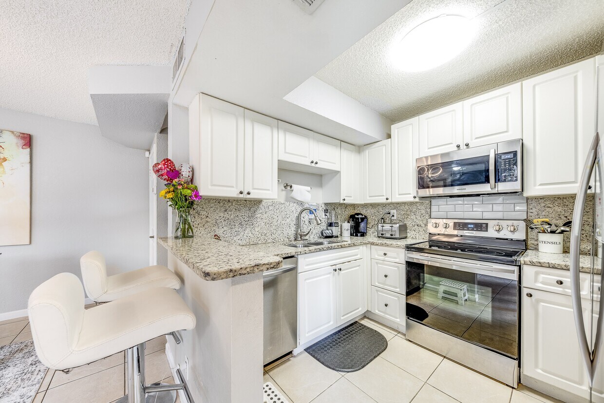 Foto principal - 8122 Severn Dr