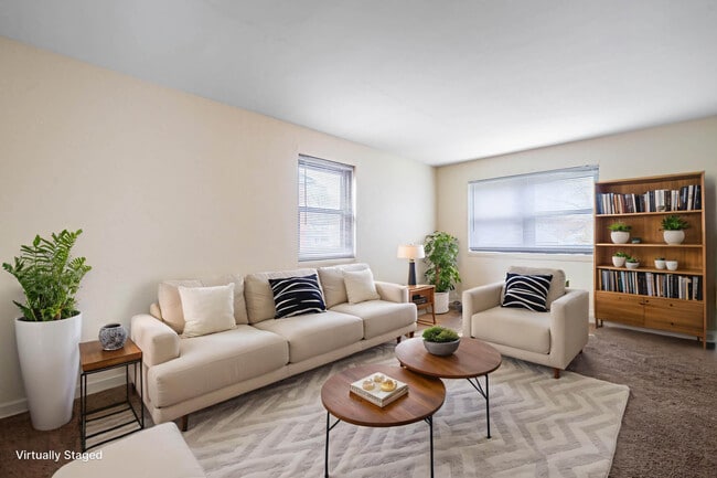 Foto del edificio - 108 E Norman Ave